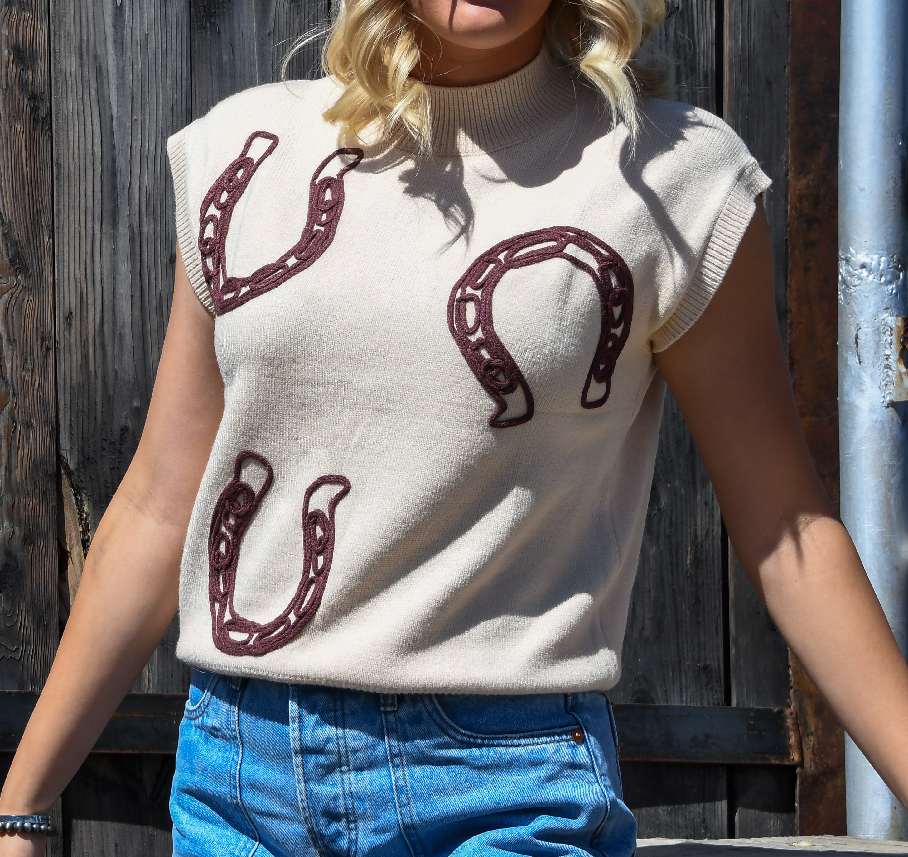 Horseshoe Short Sleeve Sweater