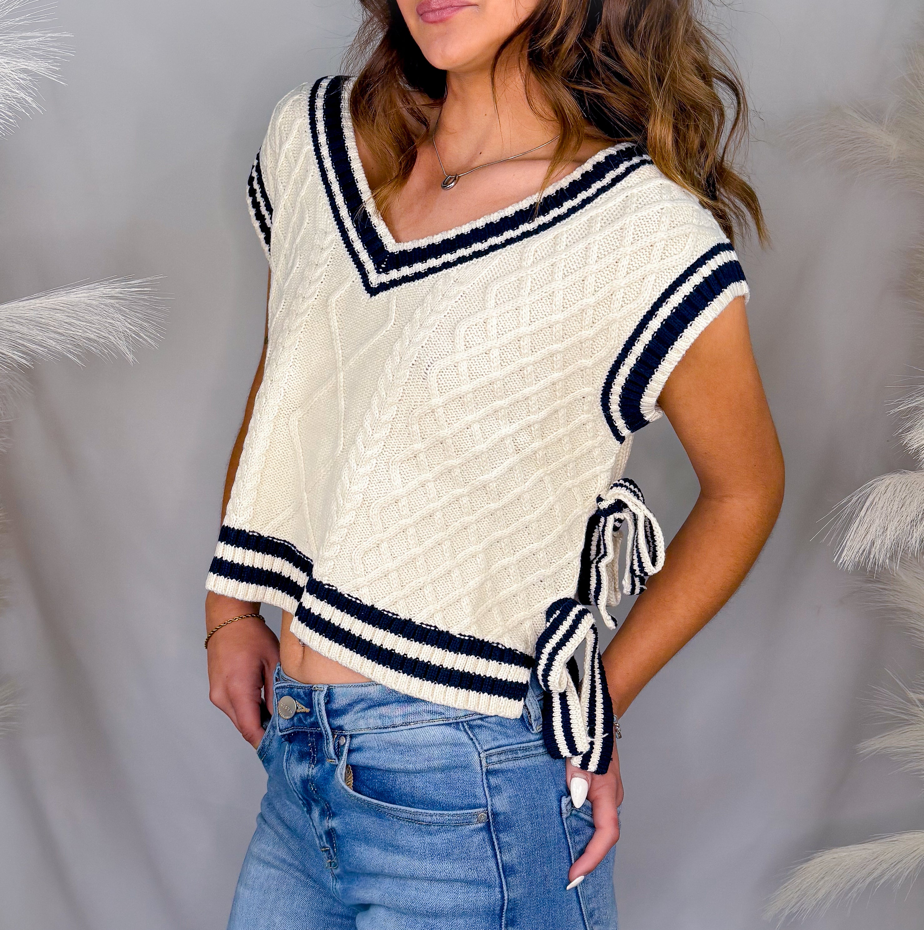 Contrast Side Tie Sweater Vest | Cream