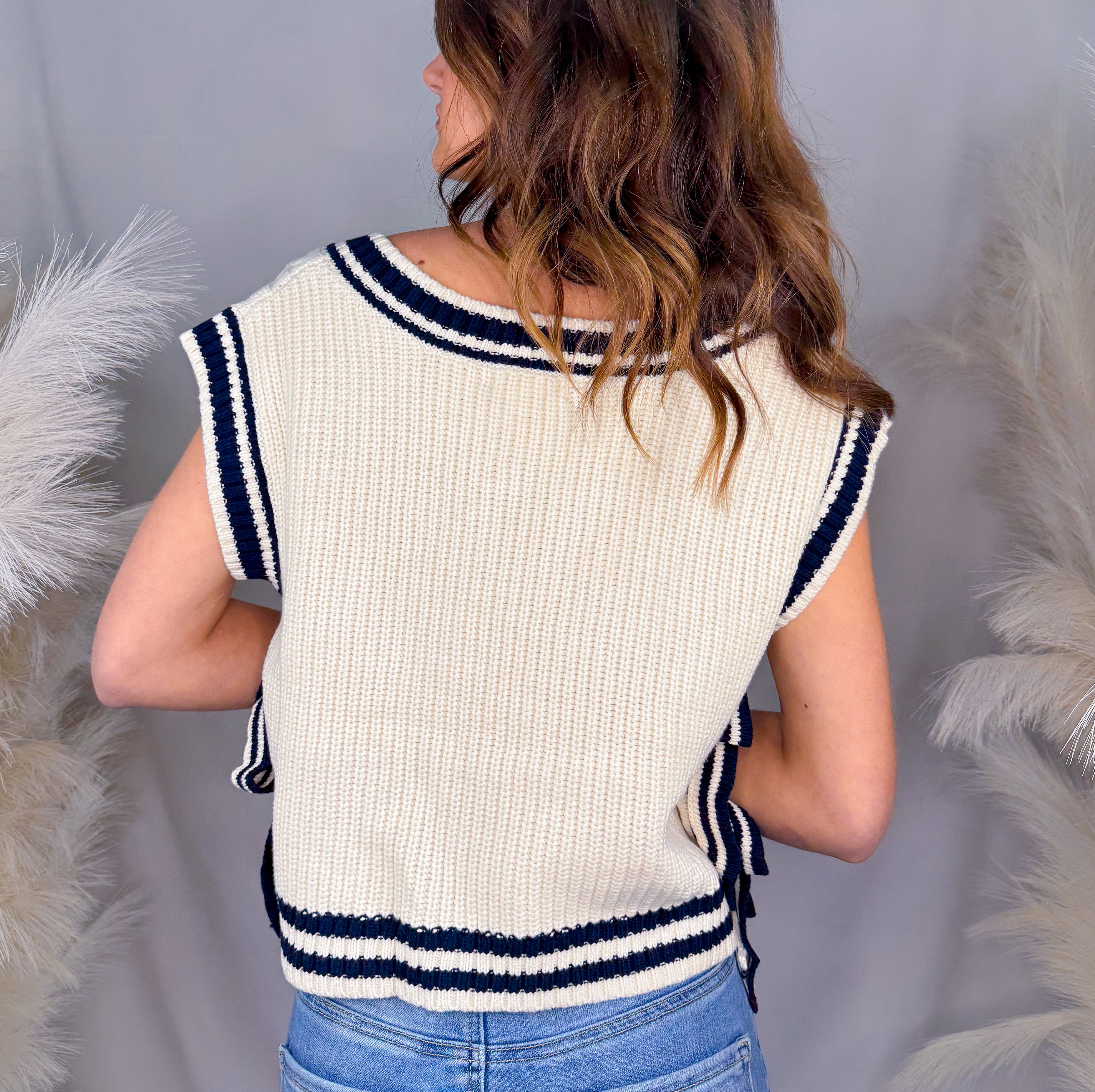 Contrast Side Tie Sweater Vest | Cream