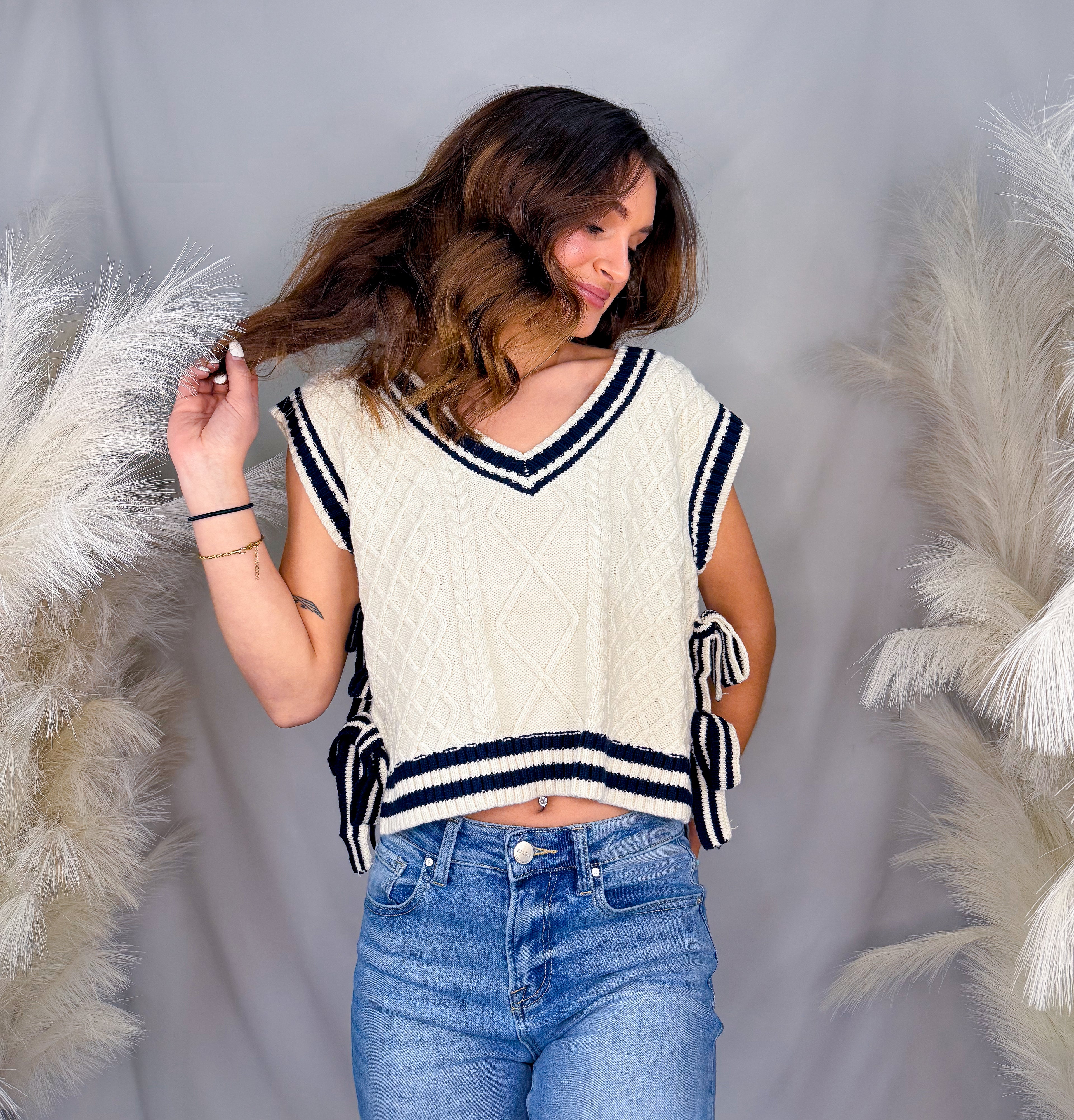 Contrast Side Tie Sweater Vest | Cream