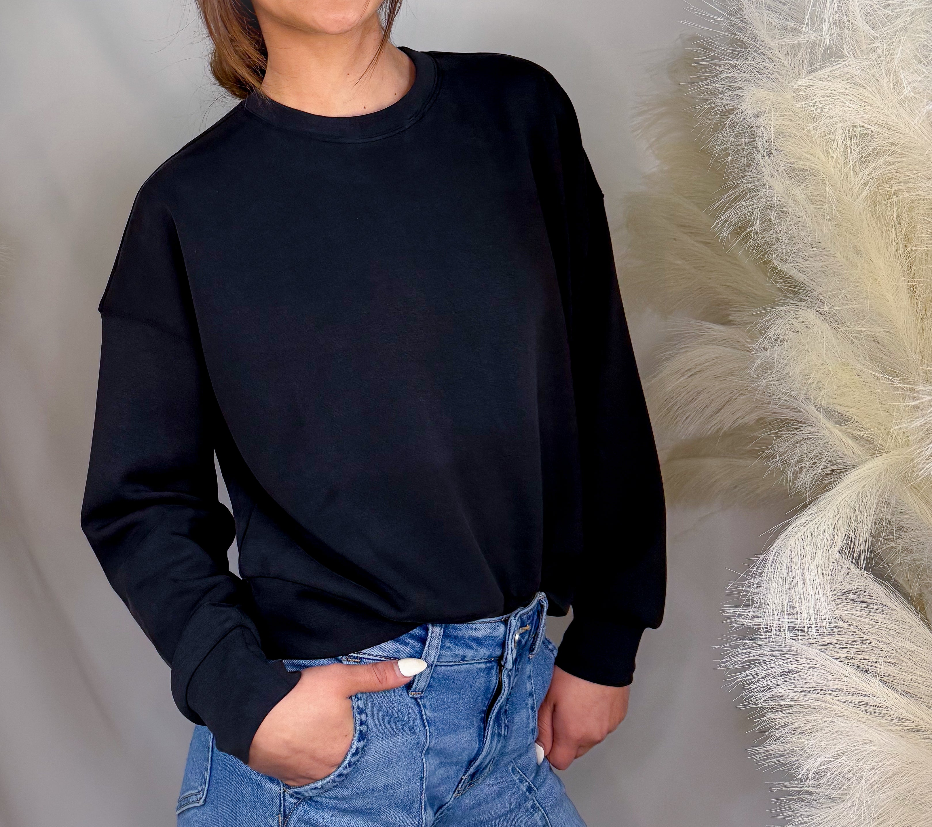 Crew Neck Pullover | Black